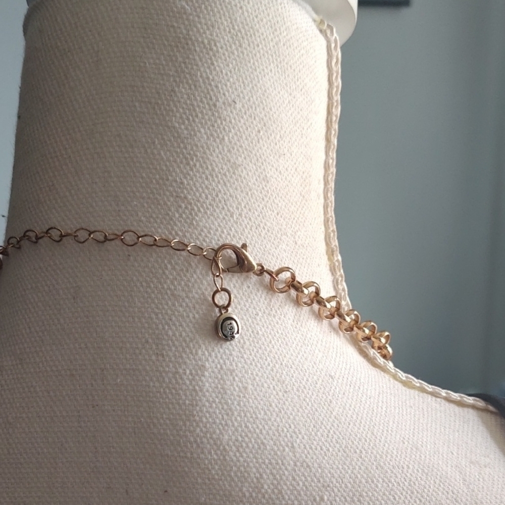 Animal print Statement Necklace - Picture 4 of 4